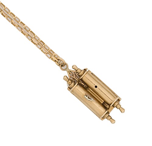 Lot 60 - A late 20th century Torah scroll pendant and chain