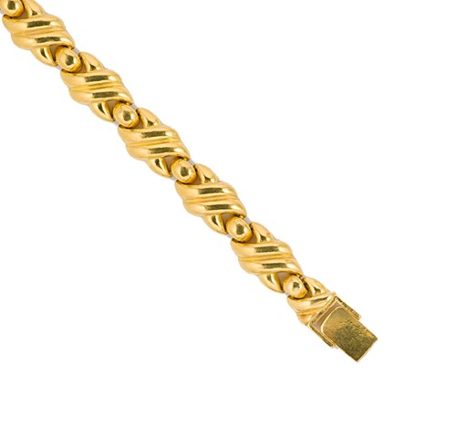 Lot 102 - A modern bracelet
