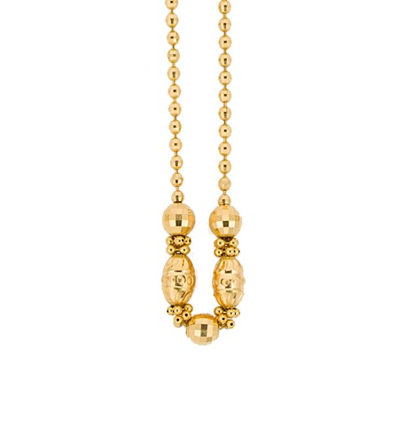 Lot 97 - A faceted ball centrepiece necklace