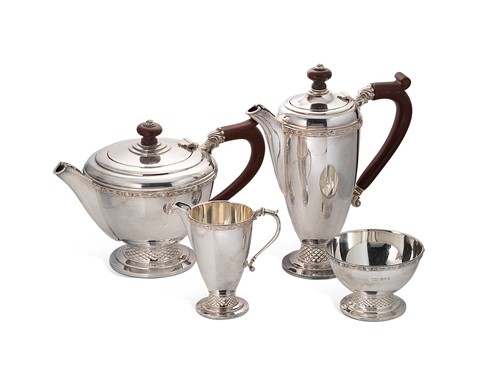 Lot 389 - An Irish Art Deco style silver tea service