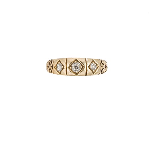 Lot 99 - A three stone diamond ring
