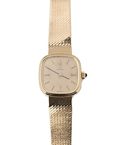 Lot 175 - Omega - A 9ct gold wristwatch
