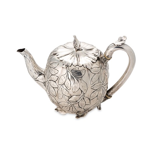 Lot 312 - A William IV silver teapot