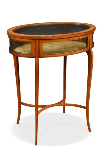 Lot 591 - An Edwardian satinwood and line inlaid bijouterie table