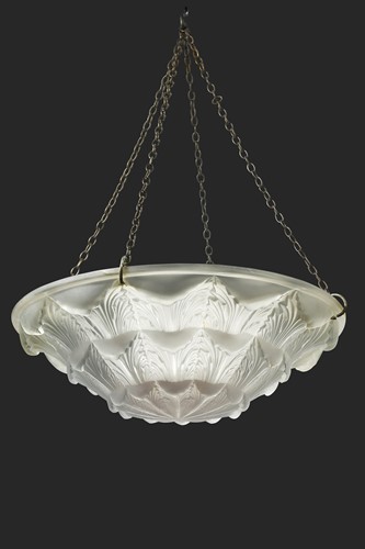 Lot 10 - Gaillon, an R.Lalique frosted glass plafonnier