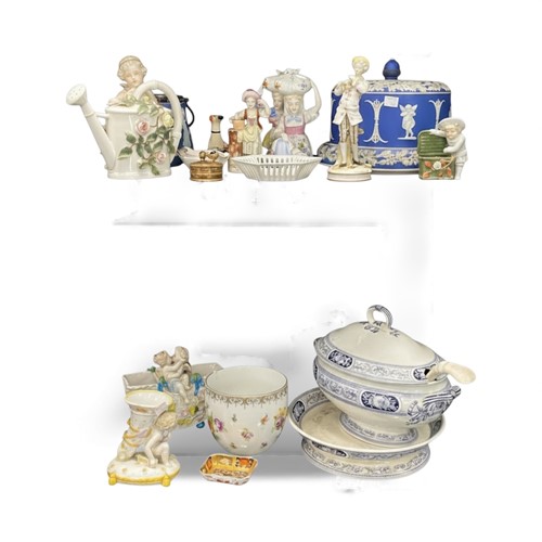 Lot 127 - A quantity of mixed ceramics and glass