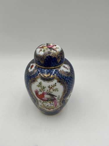 Lot 55 - A Samson of Paris Worcester style blue scale...