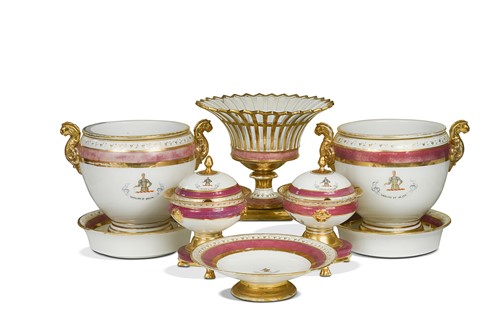 Lot 440 - An armorial part dinner service, 19th century