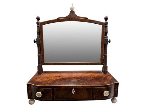 Lot 466 - A Georgian mahogany toilet mirror with three...