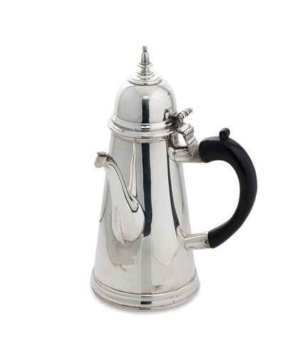 Lot 390 - An Edward VII Britannia silver coffee pot