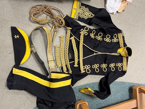 Lot 91 - The uniform of Lieutenant James Robert Gaussen (later Brigadier General CMG, CIE, DSO) of the 3rd Skinner’s Horse