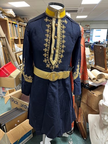 Lot 91 - The uniform of Lieutenant James Robert Gaussen (later Brigadier General CMG, CIE, DSO) of the 3rd Skinner’s Horse