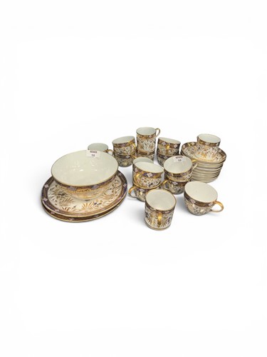 Lot 58 - An English porcelain part tea and coffee service, circa 1800