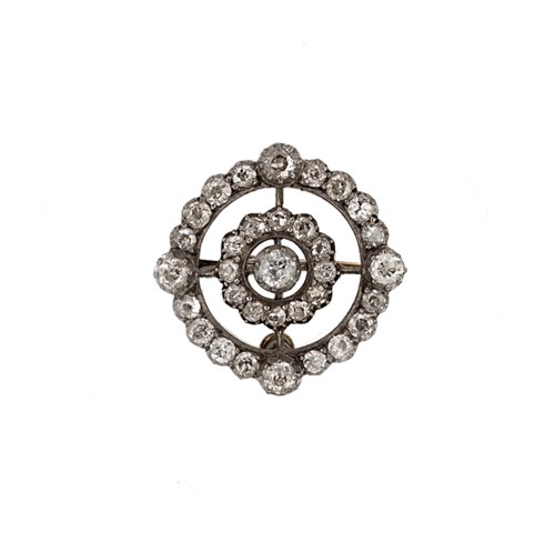 Lot 189 - A Victorian diamond set target style brooch