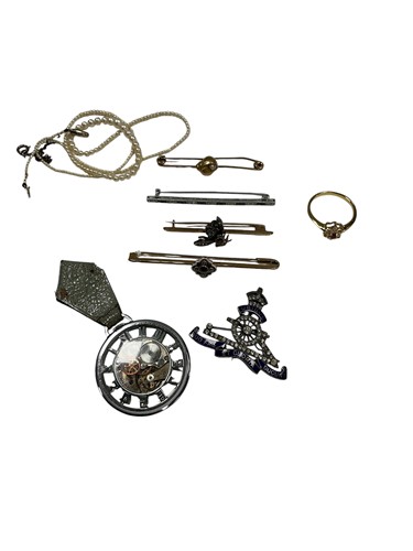 Lot 290 - Three brooches assessed as 9ct gold including...