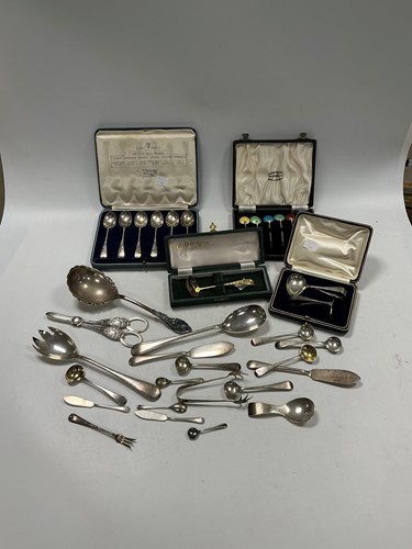 Lot 350 - A quantity of assorted English hallmarked flatware