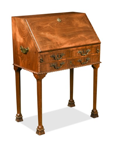 Lot 611 - A George III mahogany bureau