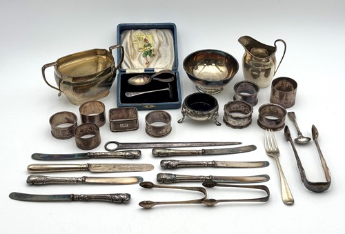 Lot 12 - A quantity of assorted English hallmarked silver items