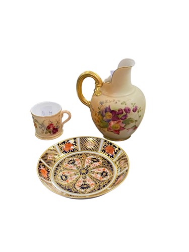 Lot 48 - A Worcester blush ivory jug, a similar...