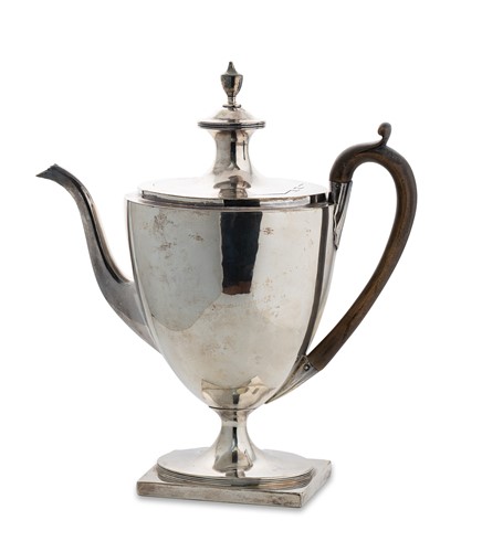 Lot 341 - A fine George III silver coffee pot