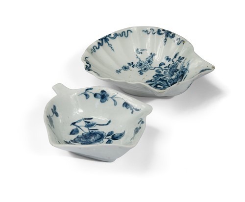 Lot 597 - A Worcester blue and white leaf-shaped pickle dish, circa 1756-62