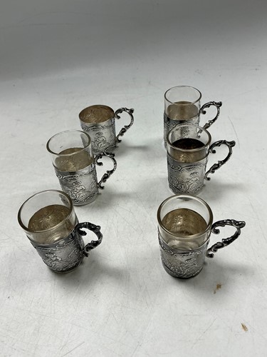 Lot 315 - A set of six George V silver Dutch style shot...