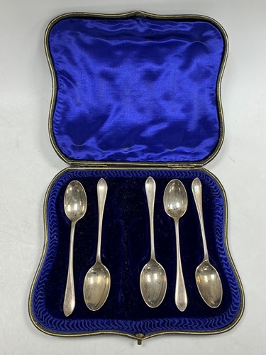 Lot 324 - A group of silver spoons to include, nine...