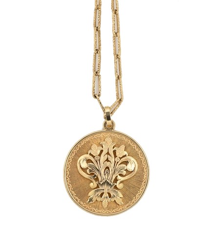 Lot 173 - A late 20th century Fleur de Lis pendant and chain