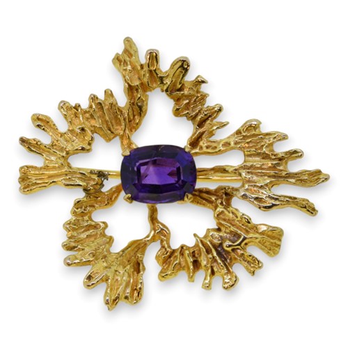 Lot 38 - A late 20th century 9ct gold amethyst brooch