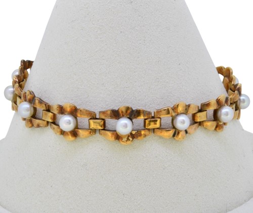 Lot 40 - A pearl bracelet