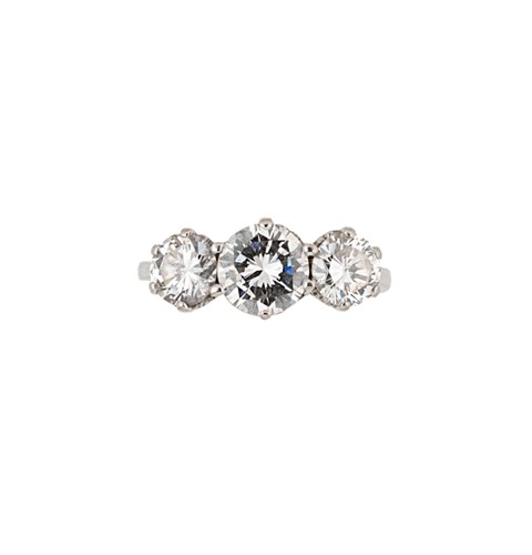 Lot 196 - A modern three stone diamond ring