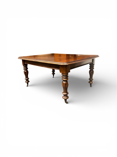 Lot 613 - A William IV mahogany extending dining...