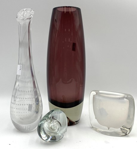 Lot 31 - Small collection of modern art glass to...