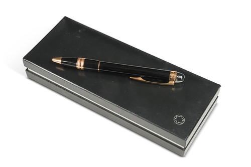 Lot 144 - Mont Blanc, a Meisterstuck black and gilt-metal mounted rollerball pen