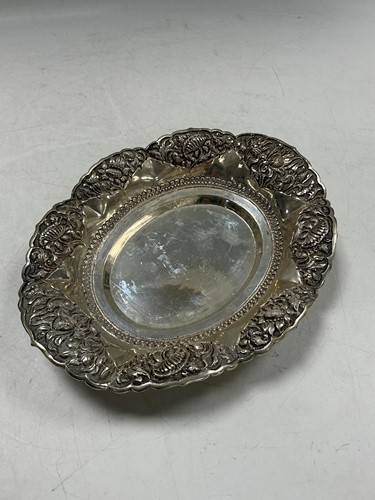 Lot 331 - An 800 standard silver oval bon-bon dish with...