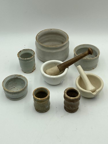 Lot 25 - Collection of six interesting tin glazed...