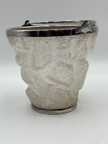 Lot 49 - An Edwardian frosted glass ice bucket of...