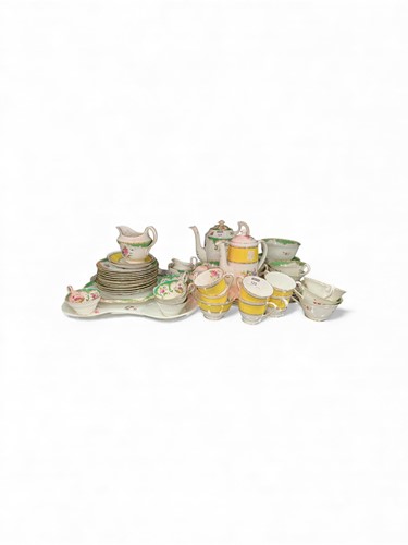 Lot 123 - A green floral printed Grosvenor China part...