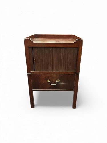 Lot 711 - A George III mahogany tray top night cupboard,...
