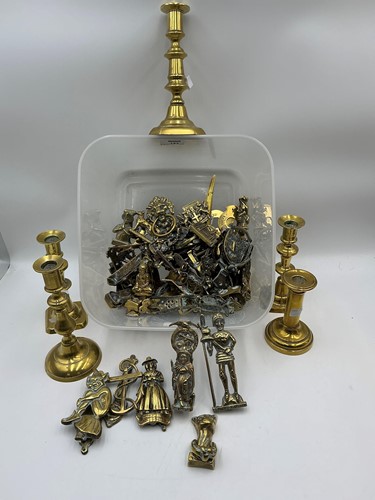 Lot 143 - A large collection of novelty and souvenir...
