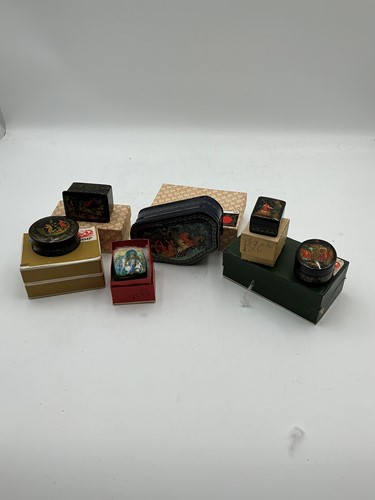 Lot 231 - A painted Russian lacquer box together with...