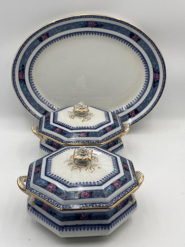 Lot 136 - A Losol Ware part blue and gilt dinner service