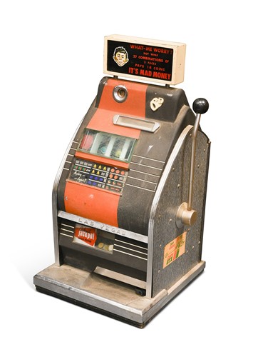Lot 136 - A 1960s Sega 'Mad Money' one armed bandit