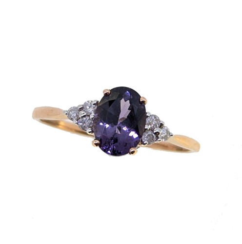 Lot 33 - A 14ct gold spinel and diamond dress ring