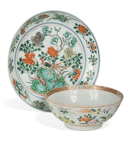 Lot 25 - A Chinese famille verte charger, 19th century