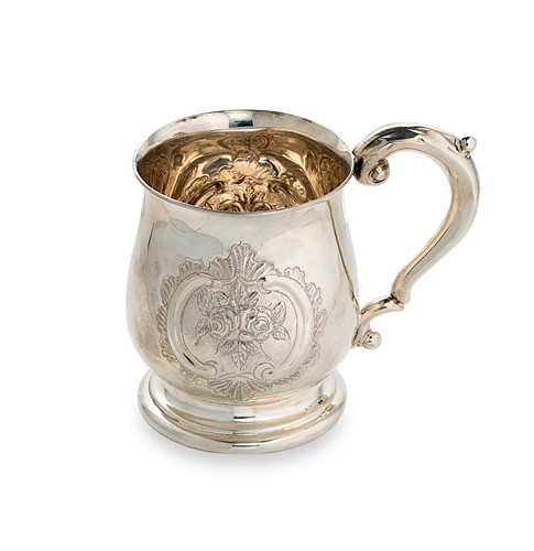 Lot 424 - An Elizabeth II silver tankard