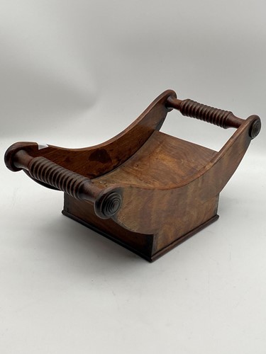 Lot 64 - A Georgian mahogany cheese coaster of typical...