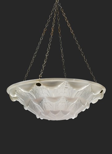 Lot 9 - Gaillon, an R.Lalique frosted glass plafonnier