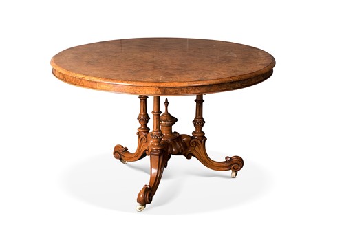 Lot 117 - A Victorian walnut oval loo or breakfast table