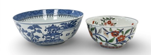 Lot 16 - A Chinese blue and white export bowl, Qing Dynasty circa 1800
